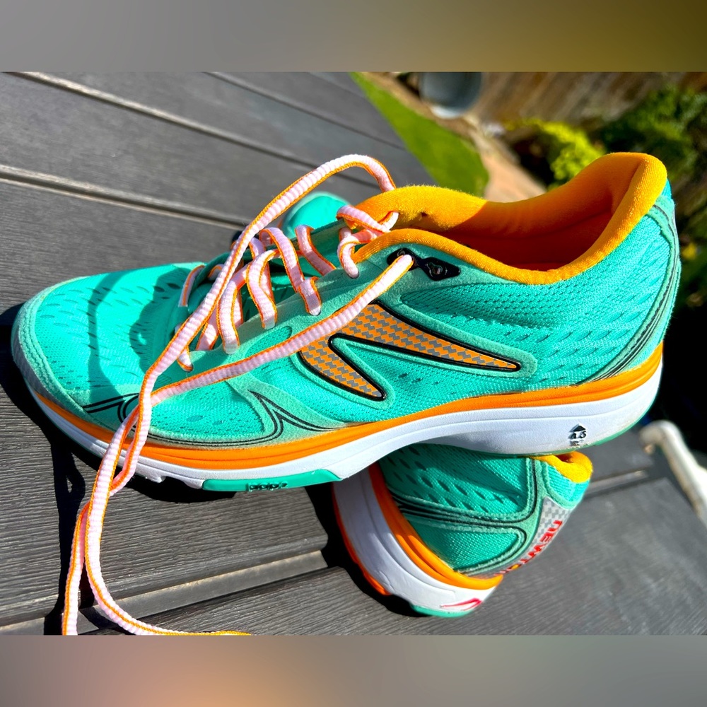 Newton women kismet running shoes runners sneakers - cyan/orange SZ 8